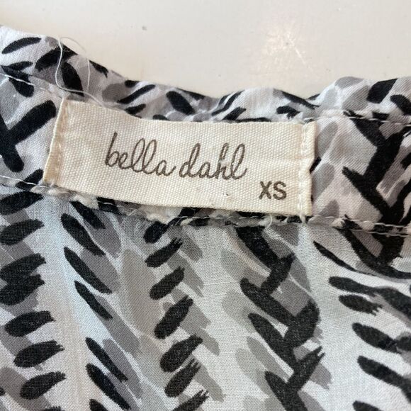 Bella Dahl BLACK and gray lightweight blouse with #design size extra small - Picture 4 of 7